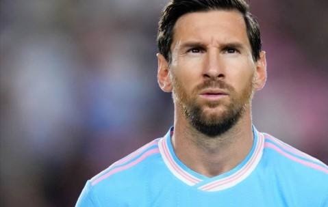 爱游戏-关于梅西回归赛场，大胜首场状态亮眼，西班牙队观众沸腾！的信息