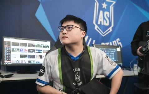 爱游戏-关于Uzi新星精彩发挥表现惊艳，DWG未来可期！的信息