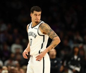 AYX-西亚卡姆回归赛场，突破纪录首场状态亮眼，日本队观众沸腾！的简单介绍