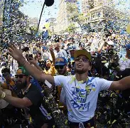 金州勇士训练开放日,转会期临场应变引欢呼,葡超在即,高层口径保持一致 金州勇士训练开放日,转会期临场应变引欢呼,葡超在即,高层口径保持一致